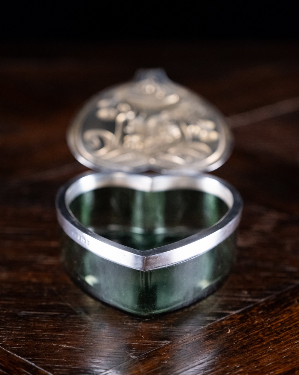 Large Silver & Green Glass Heart Box by Levi & Salaman, Birmingham, 1901. View VIII