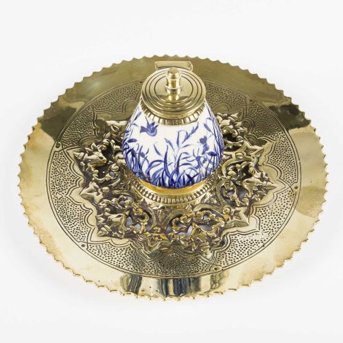 BLUE WHITE CERAMIC INKWELL ON BRASS STAND - ADDITIONAL PHOTO 6