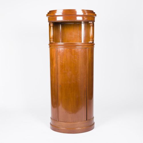 PAIR OF MAHOGANY OVAL CABINETS - ADDITIONAL PHOTO 1