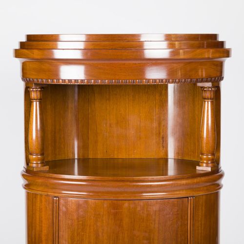 PAIR OF MAHOGANY OVAL CABINETS - ADDITIONAL PHOTO 4
