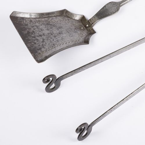 LARGE SET OF WROUGHT IRON FIRE TOOLS - ADDITIONAL PHOTO 3