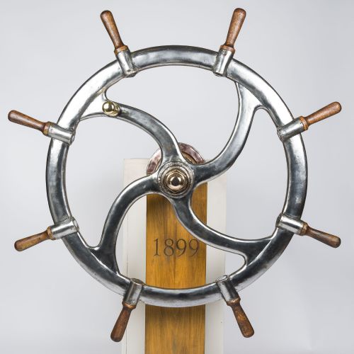 SHIPS WHEEL FROM BRITISH EMPIRE SAILING BARGE - ADDITIONAL PHOTO 2