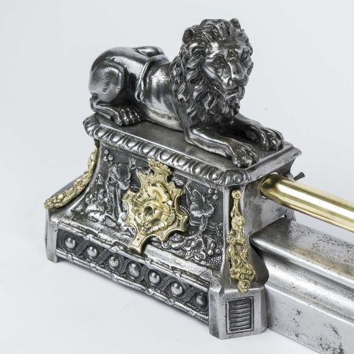 STEEL BRASS FIRE PLACE FENDER WITH LIONS - ADDITIONAL PHOTO 3
