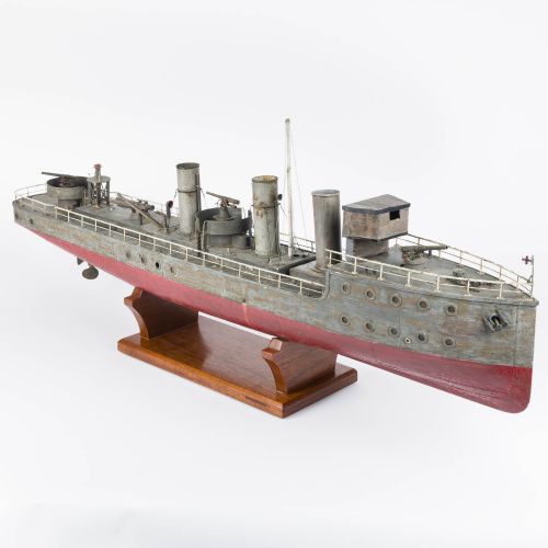 MODEL OF A WWI ERA LAFOREYCLASS DESTROYER - ADDITIONAL PHOTO 1