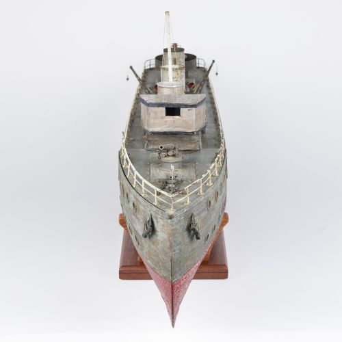 MODEL OF A WWI ERA LAFOREYCLASS DESTROYER - ADDITIONAL PHOTO 2