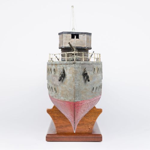 MODEL OF A WWI ERA LAFOREYCLASS DESTROYER - ADDITIONAL PHOTO 3