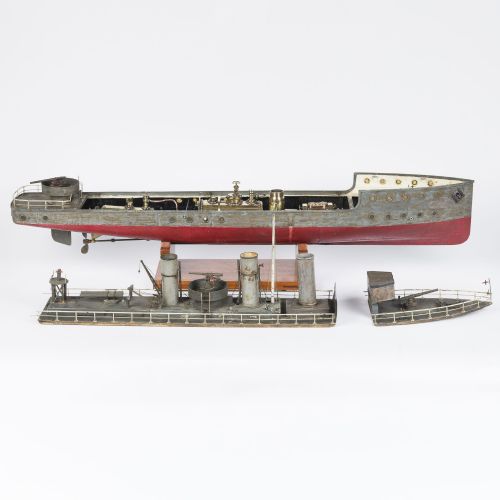 MODEL OF A WWI ERA LAFOREYCLASS DESTROYER - ADDITIONAL PHOTO 7