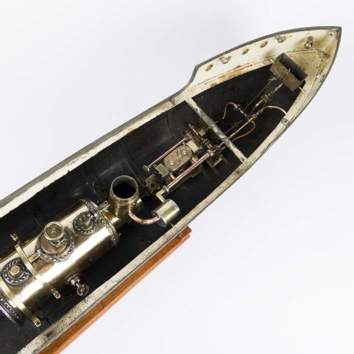 MODEL OF A WWI ERA LAFOREYCLASS DESTROYER - ADDITIONAL PHOTO 9