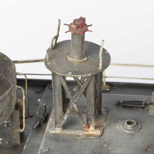 MODEL OF A WWI ERA LAFOREYCLASS DESTROYER - ADDITIONAL PHOTO 16