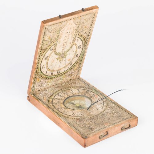 PORTABLE DIPTYCHDIAL SUNDIAL WITH COMPASS
