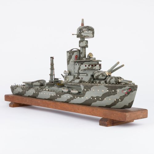 WWI ERA MODEL OF A ROYAL NAVY BATTLESHIP