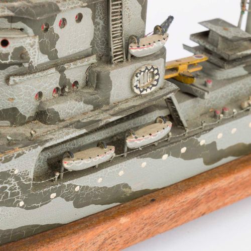 WWI ERA MODEL OF A ROYAL NAVY BATTLESHIP - ADDITIONAL PHOTO 7
