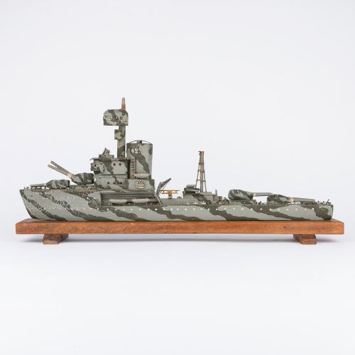 WWI ERA MODEL OF A ROYAL NAVY BATTLESHIP - ADDITIONAL PHOTO 11