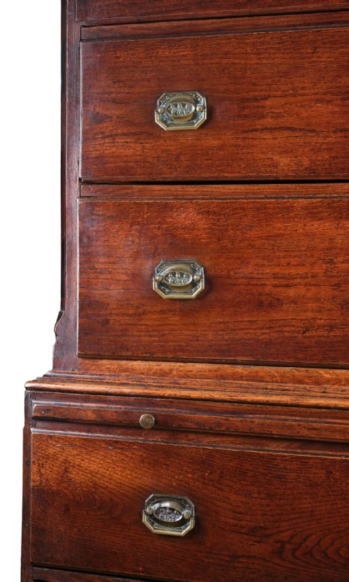 SPLENDID OAK CHEST ON CHEST FROM CARMARTHENSHIRE - ADDITIONAL PHOTO 2
