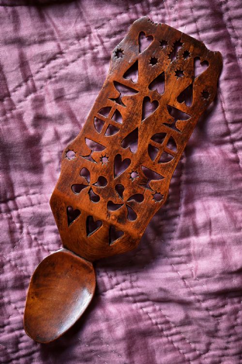 richly patinated welsh fruitwood lovespoon - CATEGORY: ANTIQUE MISCELLANEOUS - DATED 19TH CENTURY