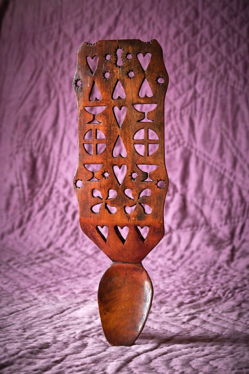 RICHLY PATINATED WELSH FRUITWOOD LOVESPOON - ADDITIONAL PHOTO 1