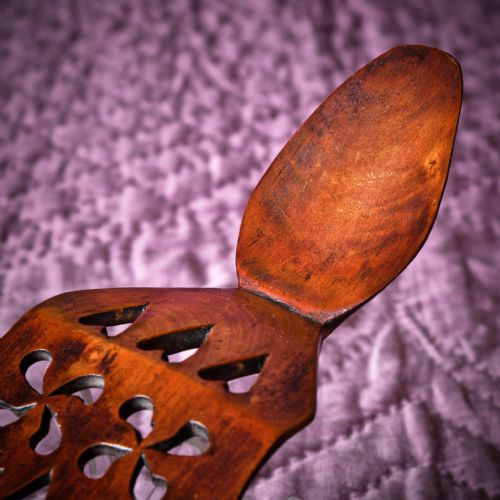 RICHLY PATINATED WELSH FRUITWOOD LOVESPOON - ADDITIONAL PHOTO 5
