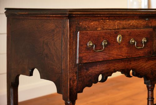 LATE 18TH CENTURY GLAMORGANSHIRE OAK DRESSER BASE - ADDITIONAL PHOTO 1