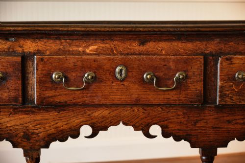 LATE 18TH CENTURY GLAMORGANSHIRE OAK DRESSER BASE - ADDITIONAL PHOTO 3
