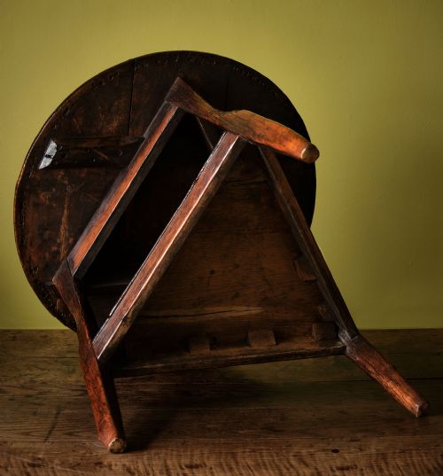 WELSH PINE CRICKET TABLE - ADDITIONAL PHOTO 3