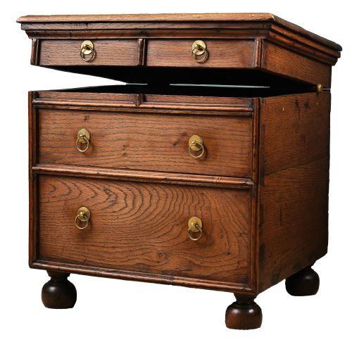 EARLY 18TH CENTURY OAK CLOSE STOOL - ADDITIONAL PHOTO 1
