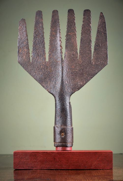 sculptural wrought iron eel spear - CATEGORY: ANTIQUE METAL - DATED 18TH CENTURY