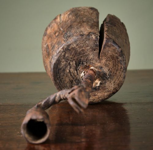 18TH CENTURY OAK AND WROUGHT IRON RUSHLIGHTCANDLEHOLDER - ADDITIONAL PHOTO 3