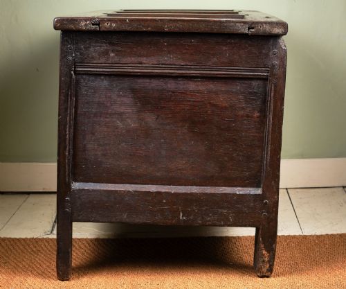 EARLY 17TH CENTURY JOINED OAK CHEST OR COFFER - ADDITIONAL PHOTO 2