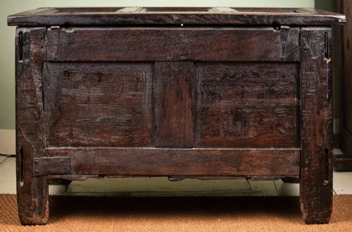 EARLY 17TH CENTURY JOINED OAK CHEST OR COFFER - ADDITIONAL PHOTO 5