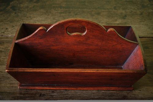 WELSH RED PAINTED KNIFE TRAY - ADDITIONAL PHOTO 3