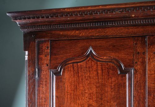 WELSH OAK PRESS CUPBOARD - ADDITIONAL PHOTO 3
