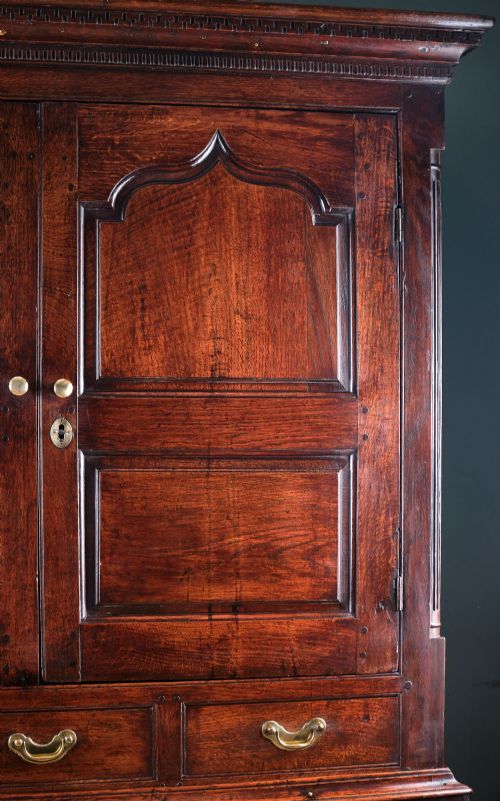 WELSH OAK PRESS CUPBOARD - ADDITIONAL PHOTO 5