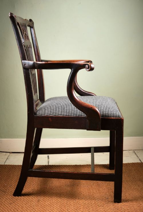 GEORGIAN MAHOGANY ELBOW CHAIR - ADDITIONAL PHOTO 2