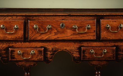 SUPERBLY PATINATED OAK WELSH LOW DRESSER - ADDITIONAL PHOTO 1