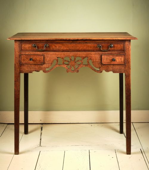 georgian oak side table with pierced frieze - CATEGORY: ANTIQUE TABLES - DATED GEORGIAN