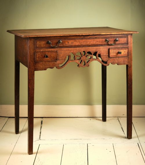GEORGIAN OAK SIDE TABLE WITH PIERCED FRIEZE - ADDITIONAL PHOTO 1