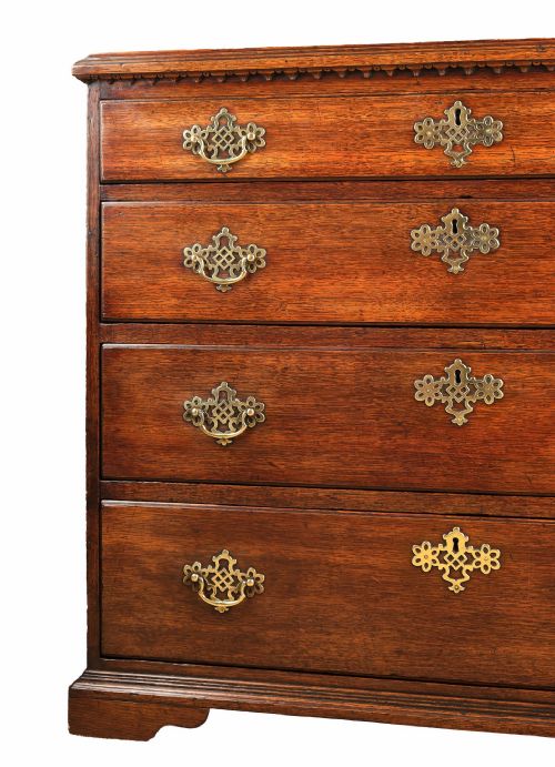 GEORGIAN OAK CHEST OF DRAWERS - ADDITIONAL PHOTO 1