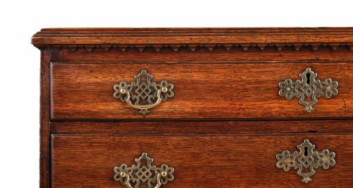 GEORGIAN OAK CHEST OF DRAWERS - ADDITIONAL PHOTO 2