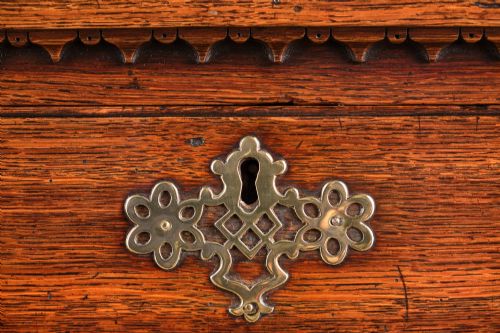 GEORGIAN OAK CHEST OF DRAWERS - ADDITIONAL PHOTO 4