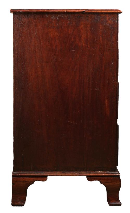 GEORGIAN MAHOGANY SMALL CHEST OF DRAWERS - ADDITIONAL PHOTO 1