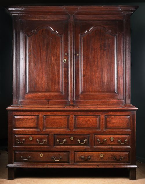 magnificent welsh oak clotheshanging press cupboard - CATEGORY: ANTIQUE CUPBOARDS - DATED 18TH CENTURY