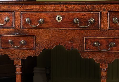 ANTIQUE WELSH OAK LOW DRESSER FROM SOUTH WALES - ADDITIONAL PHOTO 3