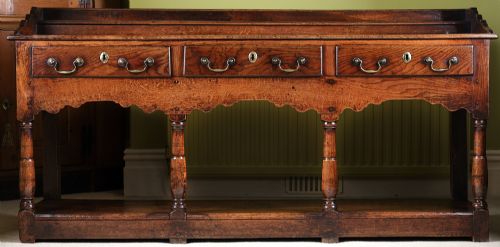 antique welsh oak low dresser - CATEGORY: ANTIQUE SIDEBOARDS - DATED 19TH CENTURY