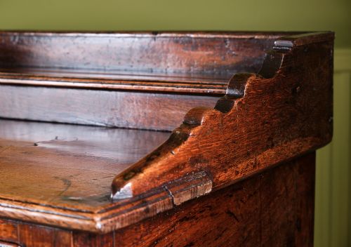ANTIQUE WELSH OAK LOW DRESSER - ADDITIONAL PHOTO 2