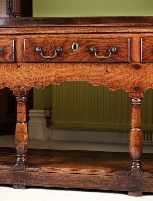 ANTIQUE WELSH OAK LOW DRESSER - ADDITIONAL PHOTO 4