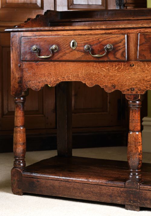 ANTIQUE WELSH OAK LOW DRESSER - ADDITIONAL PHOTO 5
