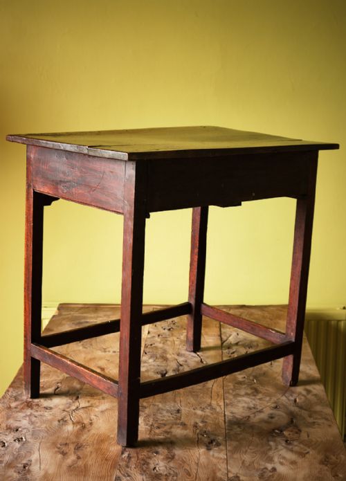 CHARACTERFUL WELSH SIDE TABLE - ADDITIONAL PHOTO 3