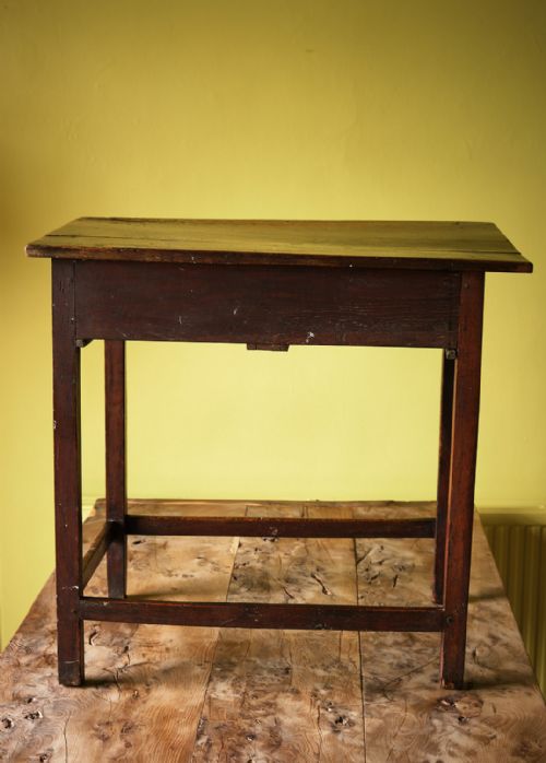 CHARACTERFUL WELSH SIDE TABLE - ADDITIONAL PHOTO 4