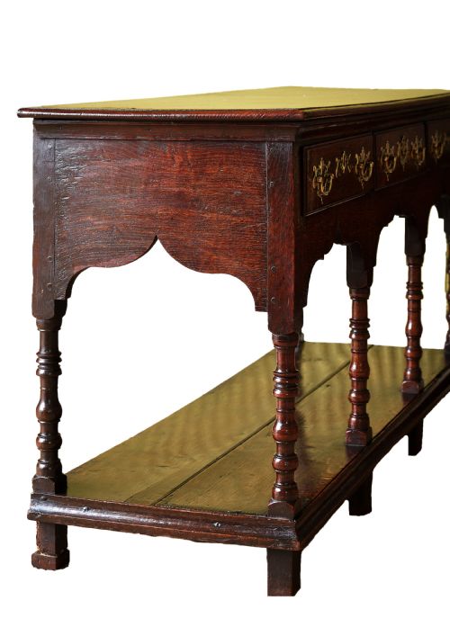 FINE EARLY GEORGIAN WELSH OAK LOW DRESSER - ADDITIONAL PHOTO 5