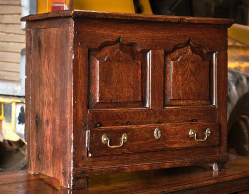GEORGIAN OAK COFFOR BACH - ADDITIONAL PHOTO 4